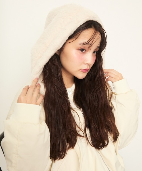 Nadana(ナダナ)の「ボアリバーシブルフードブルゾン(ブルゾン・レディース・ブラック/ホワイト・FREE)」の3枚目の写真