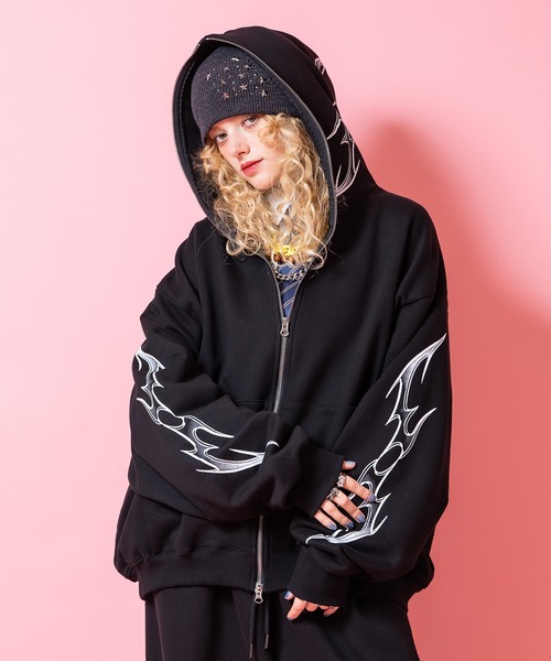 セール】a.p.o.v. ゴシックストリートフレイムプリントフード