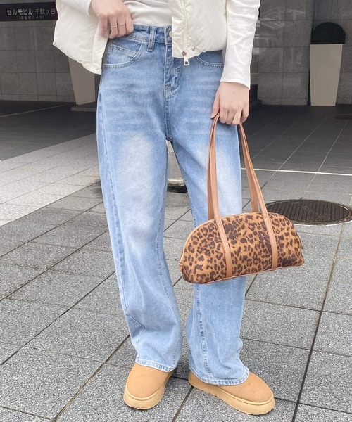 frunco(フランコ)の「バッグラインストーンデニムパンツ(その他パンツ・レディース・ブルー・MEDIUM)」の11枚目の写真