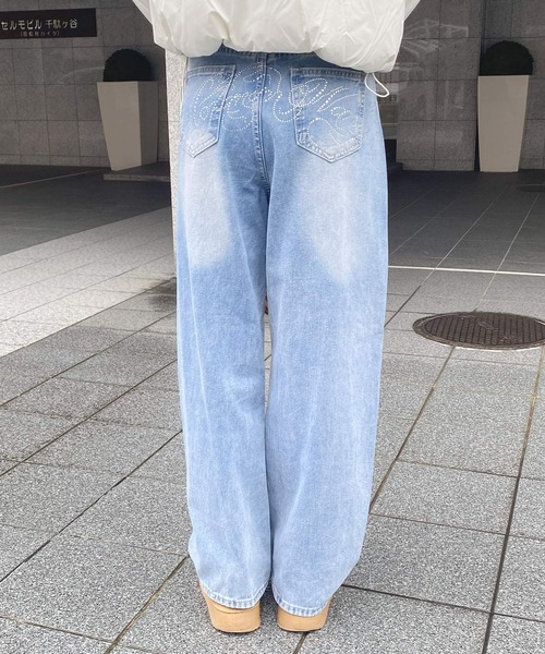 frunco(フランコ)の「バッグラインストーンデニムパンツ(その他パンツ・レディース・ブルー・MEDIUM)」の3枚目の写真