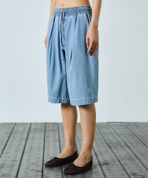 NICK&NICOLE(ニックアンドニコール)の「WASHED BANDING BURMUDA DENIM PANTS_SKY BLUE(その他パンツ・レディース・その他・SMALL/MEDIUM)」の3枚目の写真