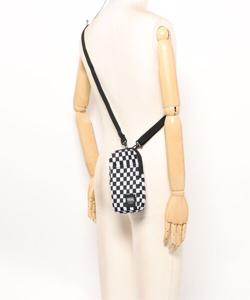 VANS（バンズ）の「チェッカーボード スマートフォンケース / CHECKER PHONE CASE 12.5MM BLK VN000NNUDWW1（ショルダーバッグ・メンズ・ブラック×ホワイト・ONE SIZE）」の7枚目の写真
