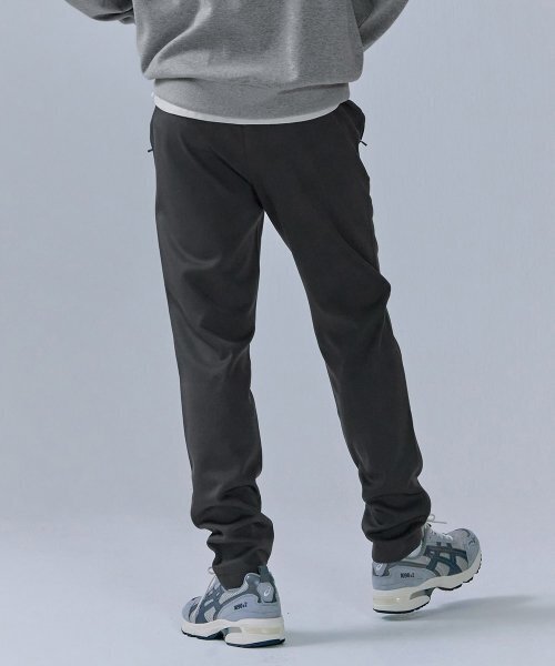 CHASECULT(チェイスカルト)の「男性ベーシックウォームアップパンツ-CEZK7201B0B(スウェットパンツ・メンズ・チャコールグレー・82/86/92/76)」の2枚目の写真