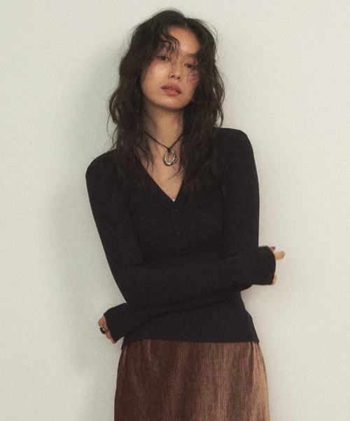 Shelly island(シェリーアイランド)の「Vあきリブニット(ニット/セーター・レディース・ホワイト/ブラウン/ブラック・FREE)」の20枚目の写真