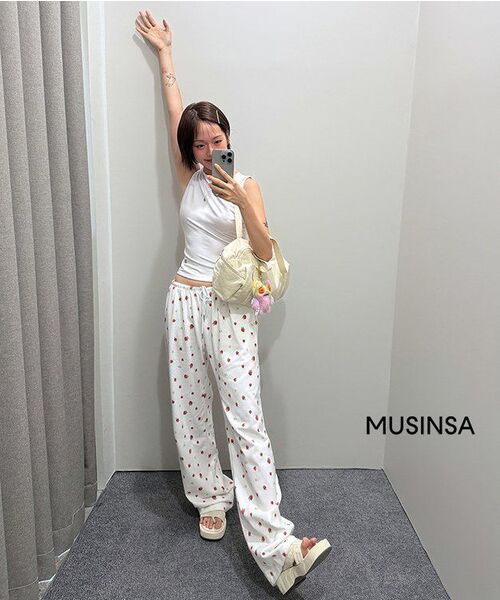 YOUHEE（ユヒ）の「BASIC BOAT NECK SLEVELESS WHITE（Tシャツ/カットソー・レディース・その他・SMALL/MEDIUM）」の7枚目の写真