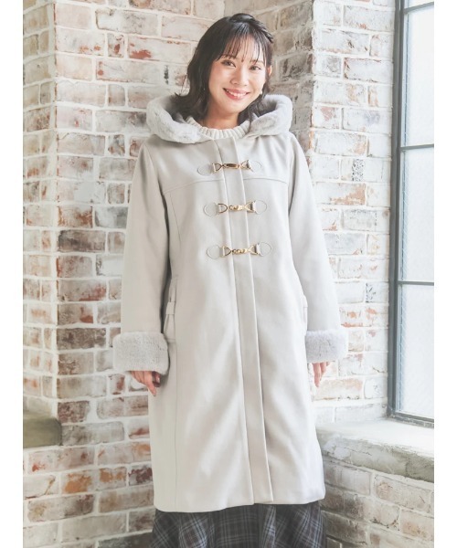 Re-J&SUPURE(リジェイアンドスプル)の「【大きいサイズ】ビット付きフェイクファーロングコート(ダッフルコート・レディース・ブラック/ベージュ/グレー・XX-LARGE/XXX-LARGE/XXXX-LARGE)」の7枚目の写真