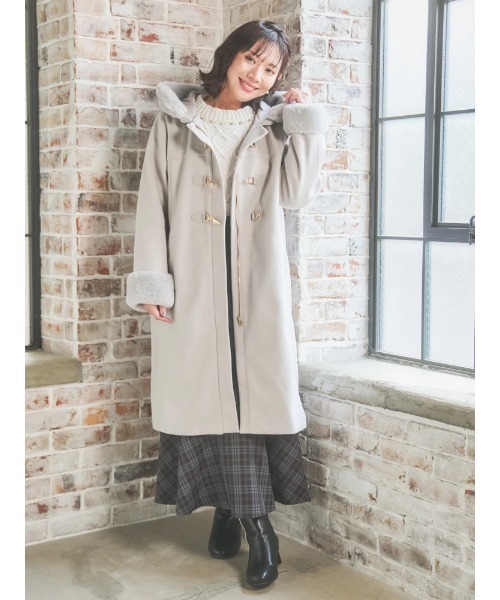 Re-J&SUPURE(リジェイアンドスプル)の「【大きいサイズ】ビット付きフェイクファーロングコート(ダッフルコート・レディース・ブラック/ベージュ/グレー・XX-LARGE/XXX-LARGE/XXXX-LARGE)」の11枚目の写真
