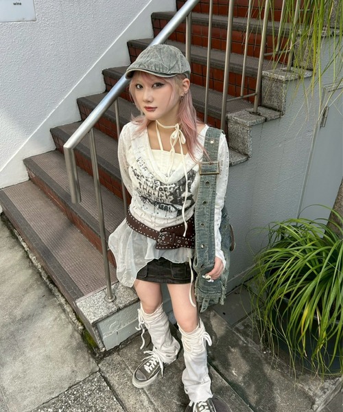 Never mind the XU（ネバーマインドザエックスユー）の「【Never mind the XU】see-through loose tops / 【ネバーマインド ザ エックスユー】シースルーレイヤードフリル長袖トップス（Tシャツ/カットソー・レディース・ベージュ・ONE SIZE）」の2枚目の写真