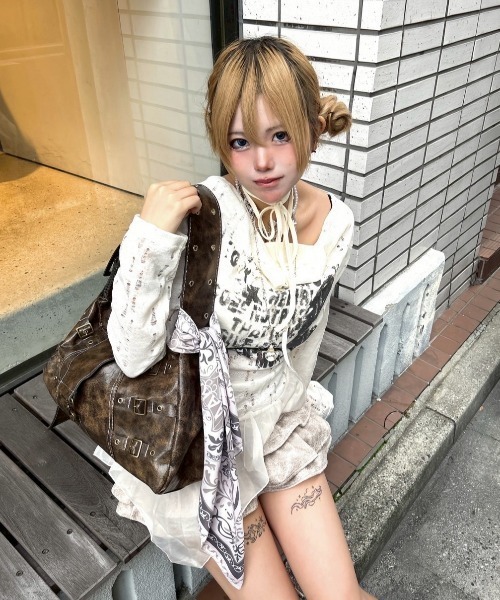 Never mind the XU（ネバーマインドザエックスユー）の「【Never mind the XU】see-through loose tops / 【ネバーマインド ザ エックスユー】シースルーレイヤードフリル長袖トップス（Tシャツ/カットソー・レディース・ベージュ・ONE SIZE）」の8枚目の写真