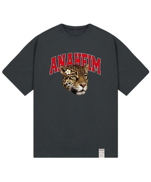 GRAVER（グレーバー）の「[UNISEX]エナハイムリアルレオパードバンファルティ_チャコール（Tシャツ/カットソー・レディース・チャコール・LARGE/SMALL）」の2枚目の写真