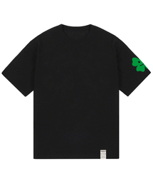 [ユニセックス]ワンサイドクローバースマイル半袖Tシャツ_ブラック