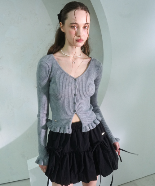 Vivacious(ビバシャス)の「Aube Prill V-neck Cardigan - 5COL(カーディガン/ボレロ・レディース・アイボリー/ブラック/グレー/チャコール/バーガンディー・SMALL/MEDIUM)」の7枚目の写真