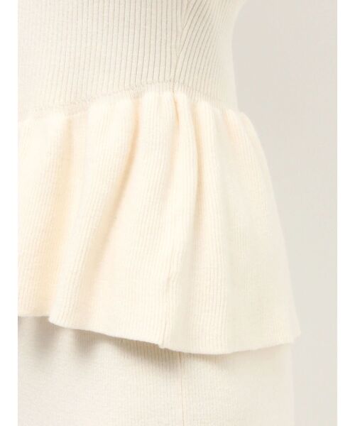 RESEXXY（リゼクシー）の「オフショルペプラムニットトップス【セットアップ着用可能】（ニット/セーター・レディース・レッド/ピンク/アイボリー/ブラック・FREE）」の15枚目の写真