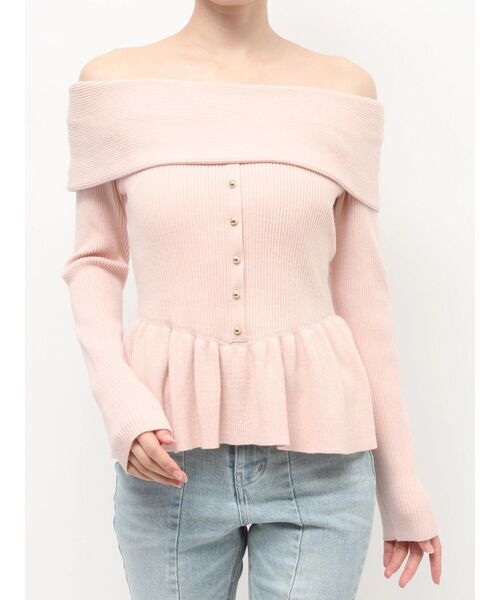 RESEXXY（リゼクシー）の「オフショルペプラムニットトップス【セットアップ着用可能】（ニット/セーター・レディース・レッド/ピンク/アイボリー/ブラック・FREE）」の5枚目の写真