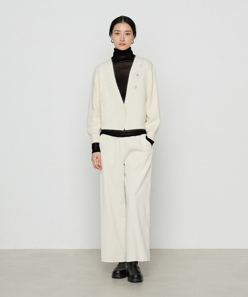 Gabardine K.T(ギャバジンケーティー)の「〔 +サイズ 〕 ラクーン×アンゴラブレンドヤーン パーティーニット・ショートカーデ(カーディガン/ボレロ・レディース・オフホワイト/グレー・13号)」の3枚目の写真