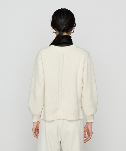 Gabardine K.T(ギャバジンケーティー)の「〔 +サイズ 〕 ラクーン×アンゴラブレンドヤーン パーティーニット・ショートカーデ(カーディガン/ボレロ・レディース・オフホワイト/グレー・13号)」の9枚目の写真