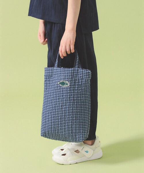 こども ビームス（コドモビームス）の「キルト シューズ バッグ 2026（トートバッグ・キッズ・レッド系その他/ネイビー・ONE SIZE）」の2枚目の写真