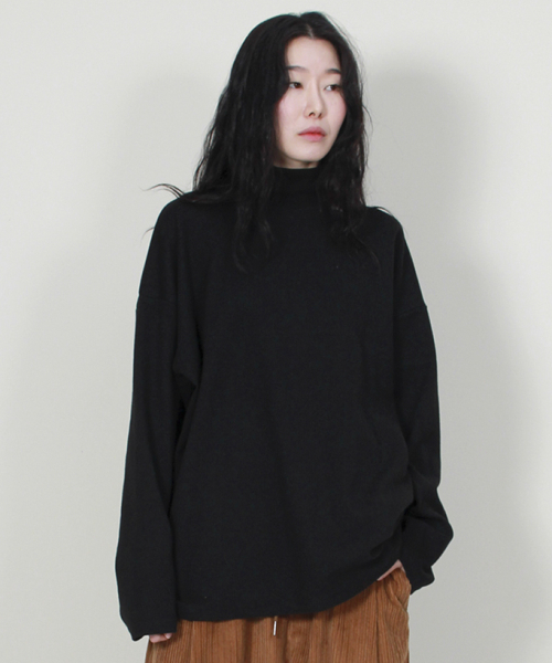 DEMARC(ドゥマーク)の「モックネックラインボックスフィットTシャツブラック(Tシャツ/カットソー・レディース・その他・LARGE/MEDIUM)」の3枚目の写真
