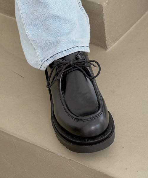 SHOEHI(シューハイ)の「(255〜280)コリンレースアップヒールローファー_LM7546(ローファー・メンズ・ブラック/ブラック系その他・28cm/25.5cm/26cm/26.5cm/27cm/27.5cm)」の17枚目の写真