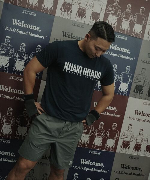 KHAKI GRADO(カーキグラド)の「K.A.G シグネチャー1 スタンダードフィット半袖Tシャツ (ネイビー)(Tシャツ/カットソー・メンズ・その他・MEDIUM/LARGE/X-LARGE/XX-LARGE)」の2枚目の写真