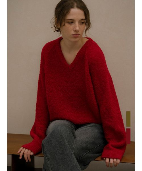 KNOWNBETTER（ノウンベター）の「Vintage boucle V-neck knit [KNFW05SW04]_[2color]（ニット/セーター・レディース・レッド/オリーブ・FREE）」の3枚目の写真