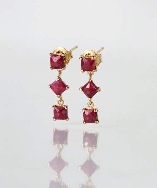 anq.(アンク)の「「anq.」SV925・グリーンオニキス/ラピスラズリ/ルビー ピアス(ピアス(両耳用)・レディース・ブルー/グリーン/レッド・ONESIZE)」の3枚目の写真
