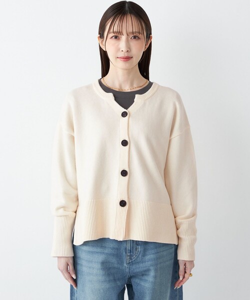 SHIPS Colors（シップス カラーズ）の「SHIPS Colors:〈手洗い可能〉フラッフィー キーネック カーディガン 2（カーディガン/ボレロ・レディース・ブラック/オフホワイト/ブルー/オレンジ/ピンク・ONE SIZE）」の10枚目の写真