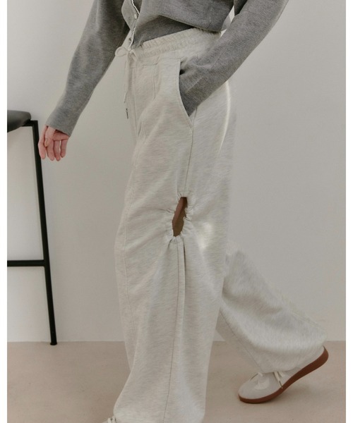 moi tytto(モイテュット)の「ギャザーホールスウェットパンツ(スウェットパンツ・レディース・チャコールグレー/ライトグレー/ナチュラル・FREE/SMALL)」の13枚目の写真