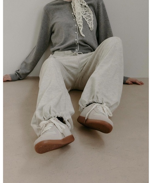 moi tytto(モイテュット)の「ギャザーホールスウェットパンツ(スウェットパンツ・レディース・チャコールグレー/ライトグレー/ナチュラル・FREE/SMALL)」の15枚目の写真