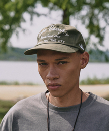 FAKE CAMPER（フェイクキャンパー）の「SCRIPTキャンパースクリプトレタリングスナップバック[KHAKI]（キャップ）」