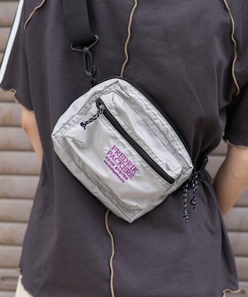 FREAK'S STORE(フリークスストア)の「FREDRIK PACKERS × FREAK'S STORE/フレドリックパッカーズ 別注 ACCORD SHOULDER/別注 アコードショルダー(ショルダーバッグ・レディース・ブラック/シルバー/レオパード・ONE SIZE)」の17枚目の写真