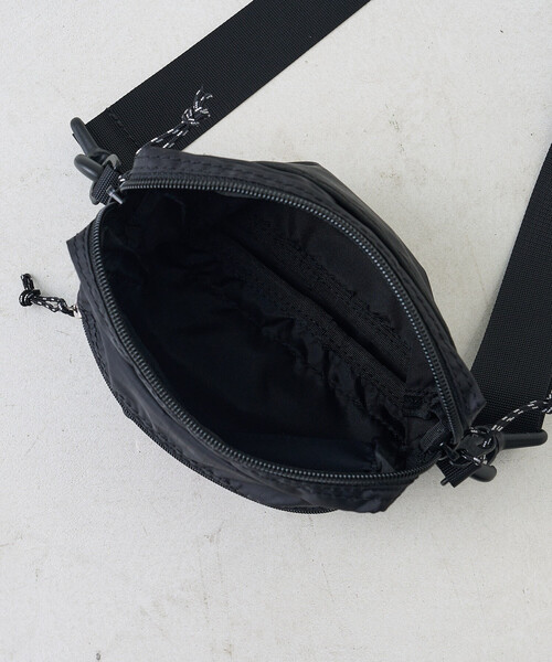 FREAK'S STORE(フリークスストア)の「FREDRIK PACKERS × FREAK'S STORE/フレドリックパッカーズ 別注 ACCORD SHOULDER/別注 アコードショルダー(ショルダーバッグ・レディース・ブラック/シルバー/レオパード・ONE SIZE)」の5枚目の写真