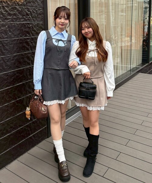 continuer de NICE CLAUP（コンティニューデナイスクラップ）の「1枚で完成する優等生スタイル、セットアップ対応可能。ドッキングリボンブラウス（シャツ/ブラウス・レディース・ネイビー/ベージュ/チャコールグレー・FREE）」の3枚目の写真