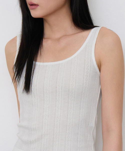 MUSINSA STANDARD WOMAN（ムシンサスタンダードウーマン）の「ウィメンズポイントタンクトップ[ホワイト]（Tシャツ/カットソー・レディース・その他・SMALL/MEDIUM/LARGE/X-SMALL）」の4枚目の写真