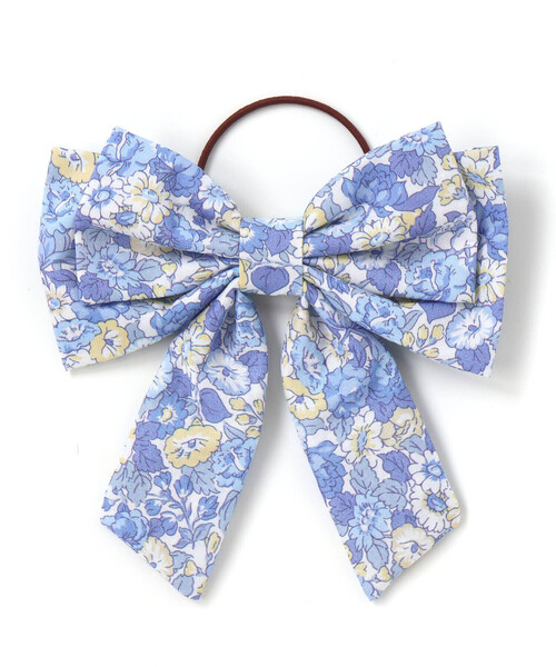 Tartine et Chocolat（タルティーヌエショコラ）の「【日本製】【お揃い】リバティ(leontyne dream)プリントタナローンリボン型ヘアゴム（ヘアゴム・キッズ・ブルー系その他/パープル系その他・FREE）」の2枚目の写真