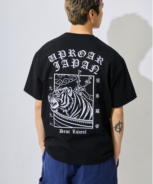 ムラサキスポーツ(ムラサキスポーツ)の「【ムラサキスポーツ限定】DEAR LAUREL/ディアローレル 半袖 Tシャツ ロゴ 和柄 刺繍 DL26S-2105(Tシャツ/カットソー・メンズ・ホワイト/ブラック/チャコールグレー・M/L)」の2枚目の写真