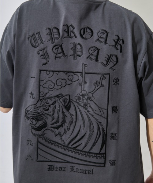 ムラサキスポーツ(ムラサキスポーツ)の「【ムラサキスポーツ限定】DEAR LAUREL/ディアローレル 半袖 Tシャツ ロゴ 和柄 刺繍 DL26S-2105(Tシャツ/カットソー・メンズ・ホワイト/ブラック/チャコールグレー・M/L)」の11枚目の写真