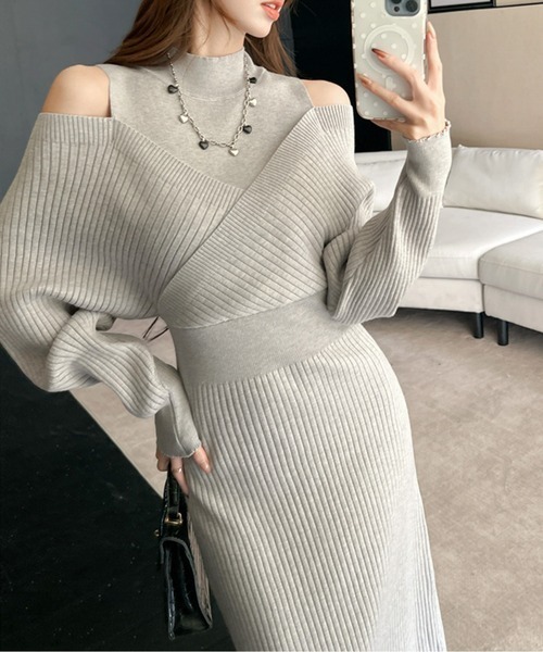 CHUL(チュル)の「オープンショルダーリブニットワンピース(ワンピース・レディース・ホワイト/グレー・MEDIUM/LARGE/SMALL)」の3枚目の写真