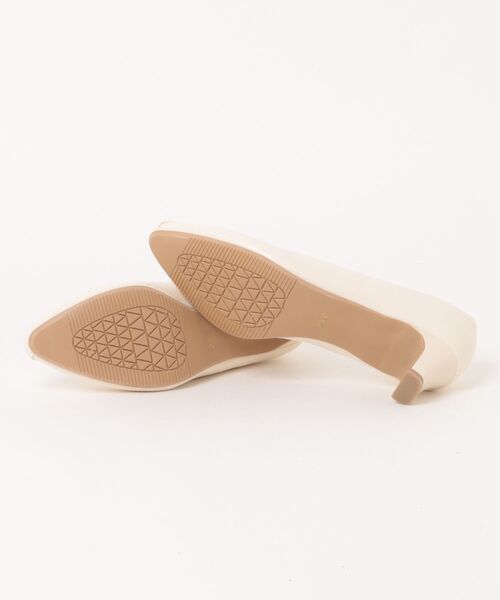 a.v.v（アーヴェヴェ）の「a.v.v / 切替デザイン 美脚パンプス（パンプス・レディース・ピンク/アイボリー/ブラック/ブルー・22.5cm/23.0cm/23.5cm/24.0cm/24.5cm）」の5枚目の写真