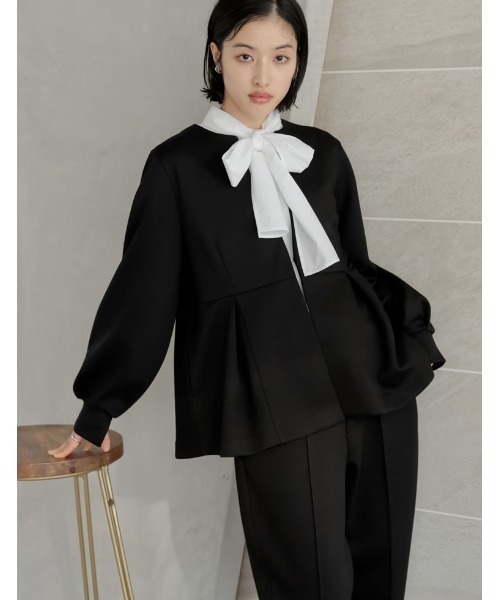 Re:EDIT（リエディ）の「[3点セット][イージーケア][パンツのサイズが選べる][低身長/高身長サイズ有]リボンブラウス付きダンボールパンツセットアップ（セットアップ・レディース・ブラック/ブルー・B/A/G/E/H/F/D/C）」の3枚目の写真