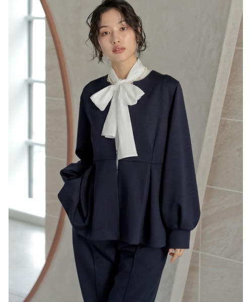 Re:EDIT（リエディ）の「[3点セット][イージーケア][パンツのサイズが選べる][低身長/高身長サイズ有]リボンブラウス付きダンボールパンツセットアップ（セットアップ・レディース・ブラック/ブルー・B/A/G/E/H/F/D/C）」の9枚目の写真