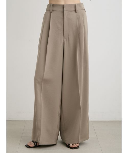 MIESROHE（ミースロエ）の「UVカットサテンワイドパンツ（その他パンツ・レディース・オリーブ/ダークネイビー/ホワイト・0/1）」の2枚目の写真