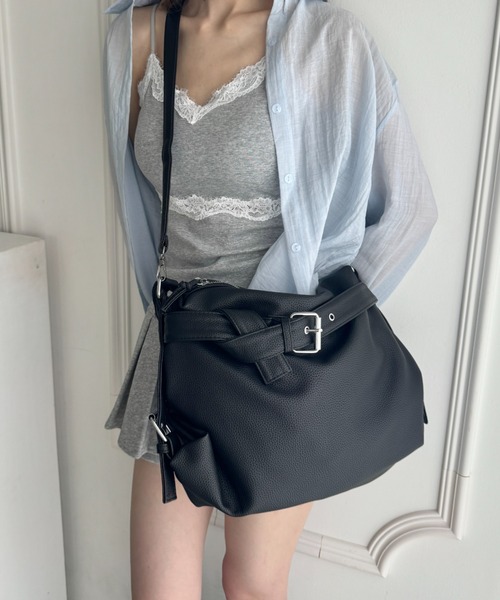 Loueme（ルエム）の「2WAYベルトショルダーバッグ（ショルダーバッグ・レディース・ブラック/オフホワイト/ブラウン・FREE）」の13枚目の写真