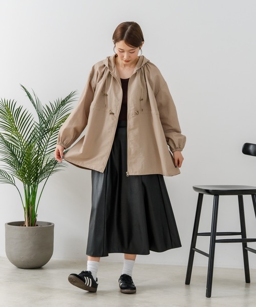 fort point(フォーポイント)の「【C-FORT POINT/フォートポイント】【ウエストドロストコードでお好みのシルエットに!】フード付きナイロンブルゾン ゆったりシルエット きれいめ カジュアル(ブルゾン・レディース・アイボリー/ブラック/ベージュ・MEDIUM)」の19枚目の写真