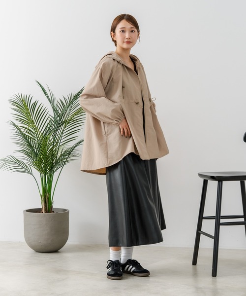 fort point(フォーポイント)の「【C-FORT POINT/フォートポイント】【ウエストドロストコードでお好みのシルエットに!】フード付きナイロンブルゾン ゆったりシルエット きれいめ カジュアル(ブルゾン・レディース・アイボリー/ブラック/ベージュ・MEDIUM)」の20枚目の写真