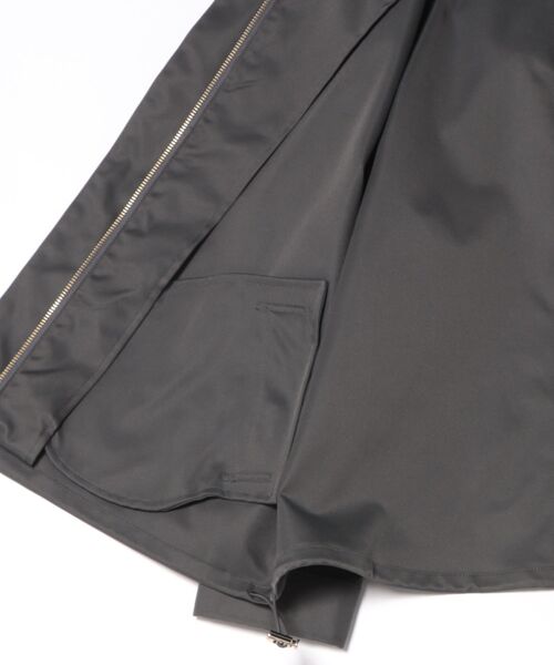 12Twelve Agenda（トゥエルブ　アジェンダ）の「撥水裾ドロストマウンテンパーカー（マウンテンパーカー・レディース・ベージュ/チャコールグレー・M）」の21枚目の写真