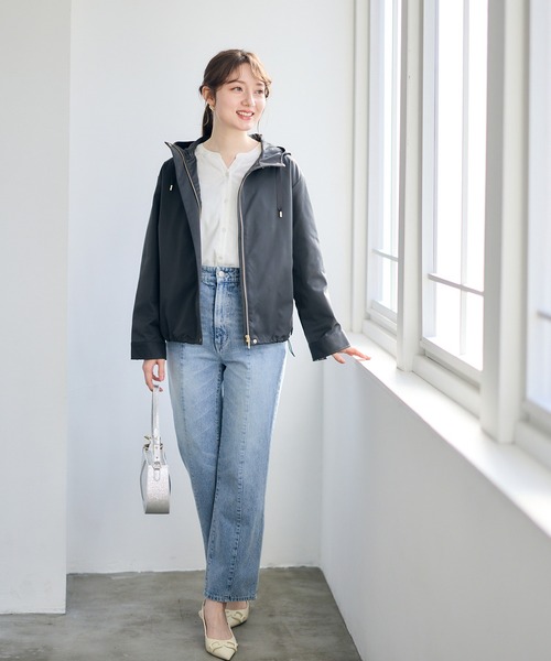 12Twelve Agenda（トゥエルブ　アジェンダ）の「撥水裾ドロストマウンテンパーカー（マウンテンパーカー・レディース・ベージュ/チャコールグレー・M）」の9枚目の写真