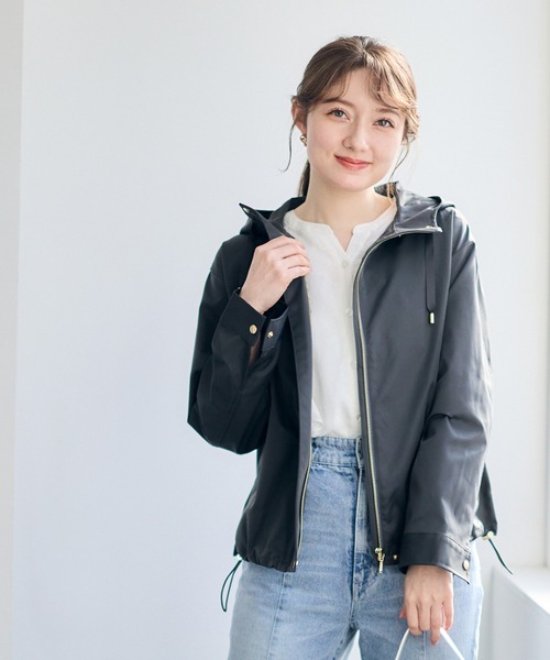 12Twelve Agenda（トゥエルブ　アジェンダ）の「撥水裾ドロストマウンテンパーカー（マウンテンパーカー・レディース・ベージュ/チャコールグレー・M）」の3枚目の写真