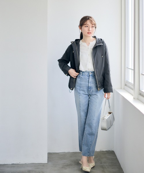 12Twelve Agenda（トゥエルブ　アジェンダ）の「撥水裾ドロストマウンテンパーカー（マウンテンパーカー・レディース・ベージュ/チャコールグレー・M）」の10枚目の写真