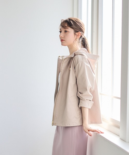 12Twelve Agenda（トゥエルブ　アジェンダ）の「撥水裾ドロストマウンテンパーカー（マウンテンパーカー・レディース・ベージュ/チャコールグレー・M）」の15枚目の写真